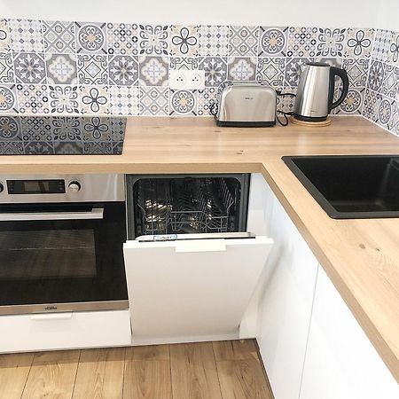 Ferienwohnung Le Petit Barbusse, Proche Centre Avec Netflix Reims Exterior foto