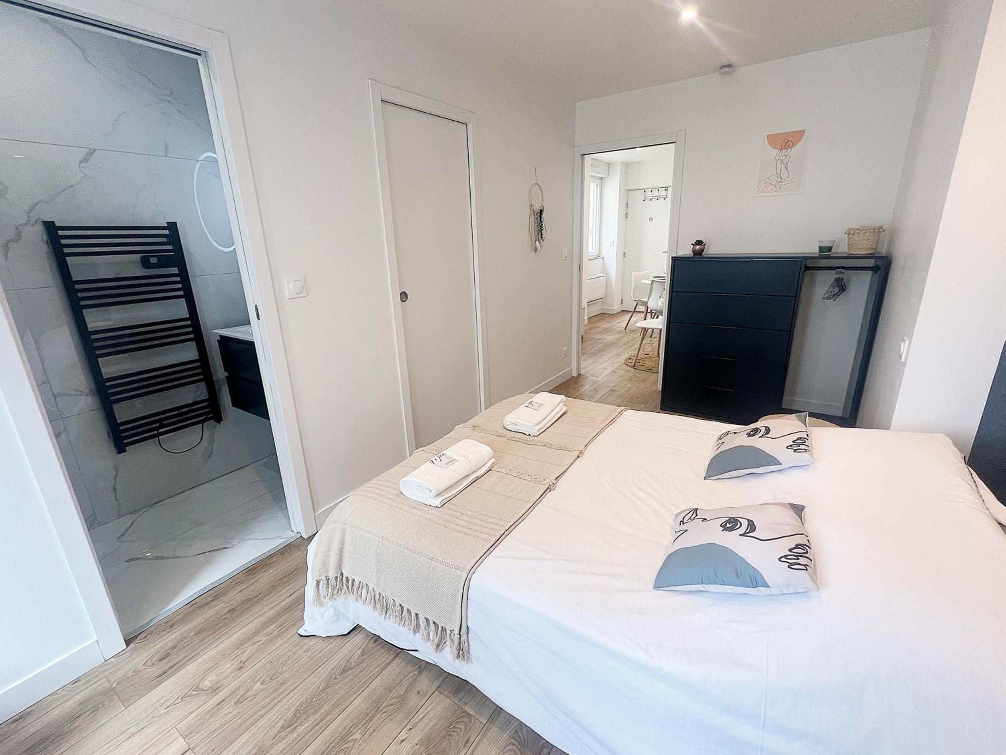 Ferienwohnung Le Petit Barbusse, Proche Centre Avec Netflix Reims Exterior foto