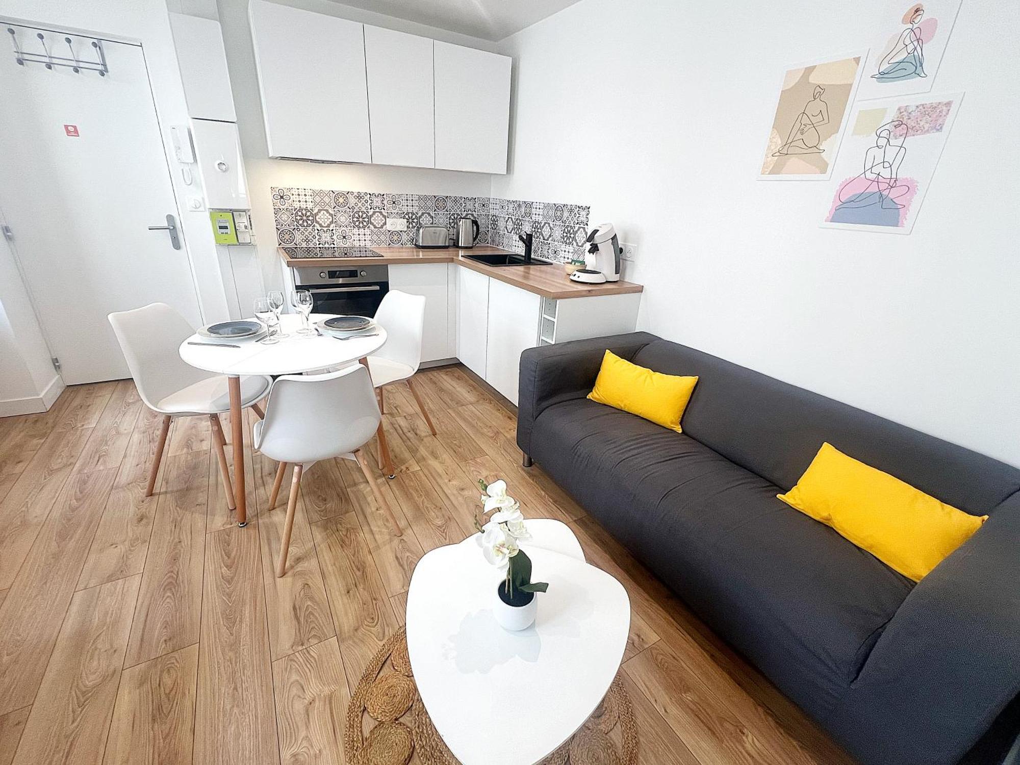 Ferienwohnung Le Petit Barbusse, Proche Centre Avec Netflix Reims Exterior foto
